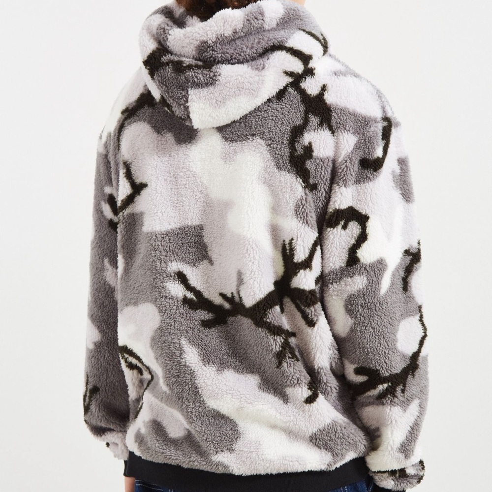 UO Camo Fluffy Soft Blanket Feel Polar Hoodie Sweatshirt - Picture 3 of 9